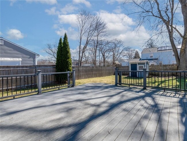 Building Photo - 32 Hamlin Ave