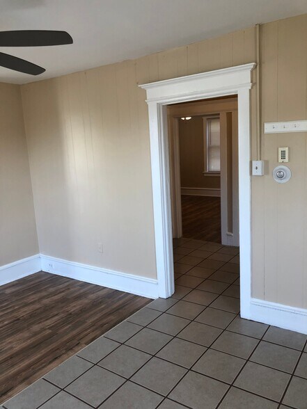 Building Photo - 1532 Emerson Pl