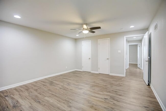 Building Photo - 2507 Rogge Ln