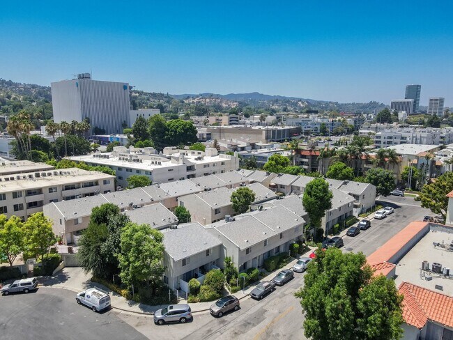 Building Photo - 4558 Willis Ave