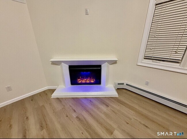 Building Photo - 11 Byrne Ct