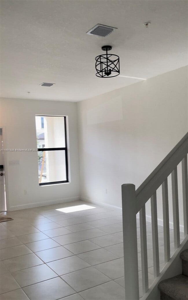 Building Photo - 249 SW 159th Way