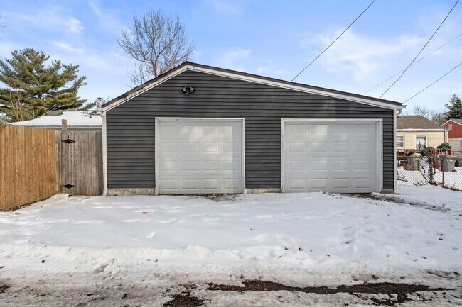 Building Photo - 1914 N Euclid Ave