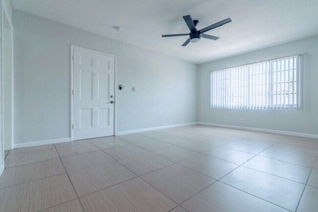 Building Photo - 4316 Santa Rosalia Dr