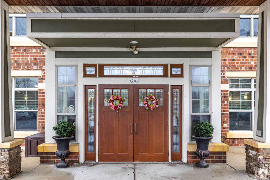Entrance - Heritage West Allis Senior Apts