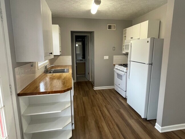 Building Photo - 104 Taylor Knoll Way