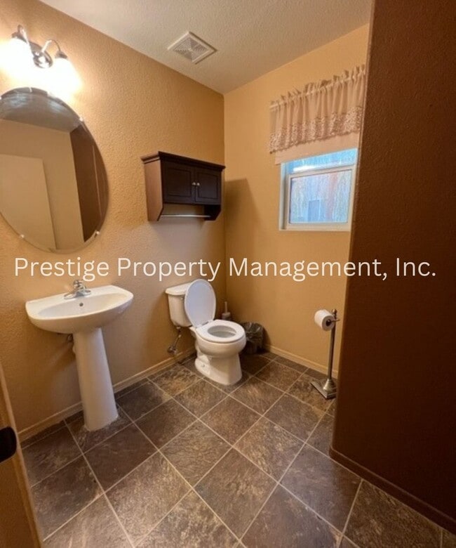 Building Photo - Large Sahuarita home in a cul-de-sac!