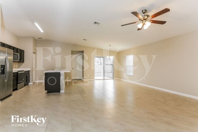 Building Photo - 1810 SW Starman Ave