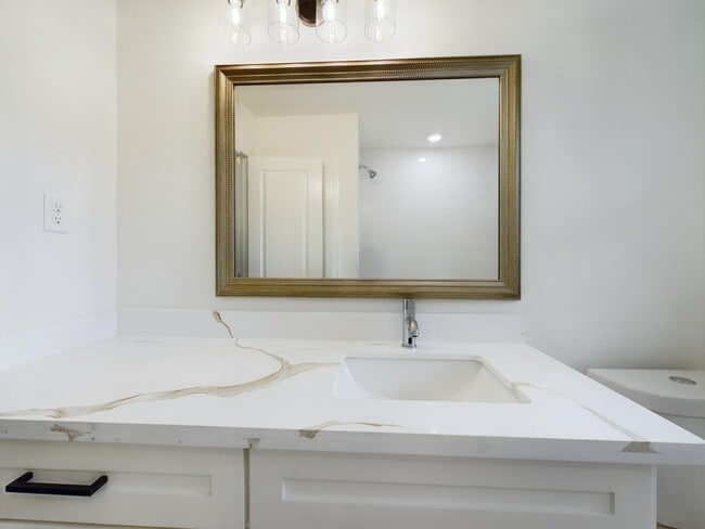 Building Photo - 2231 Latexo Dr