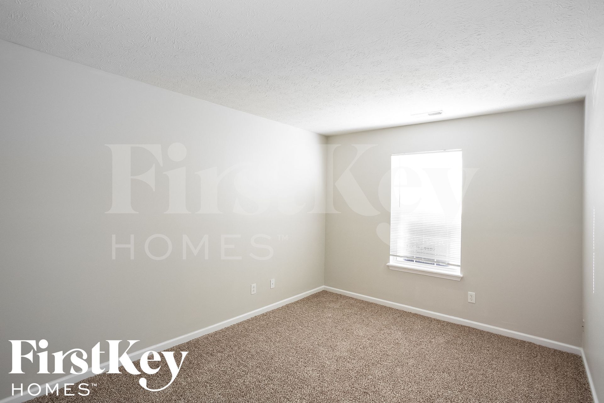 Building Photo - 10622 Deercrest Ln