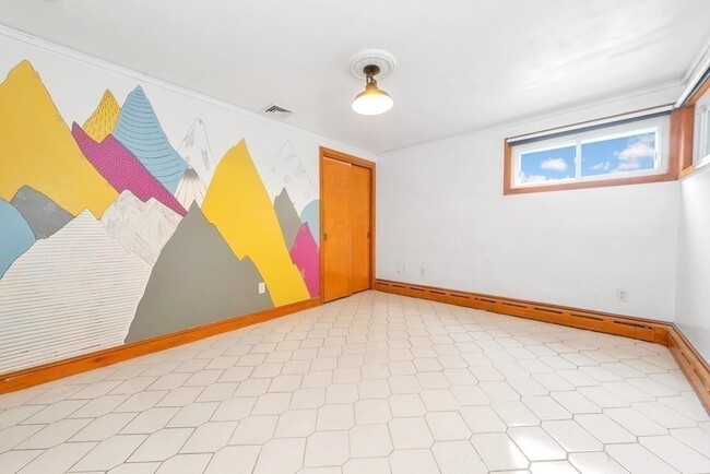 Building Photo - 61 Montmorenci Ave