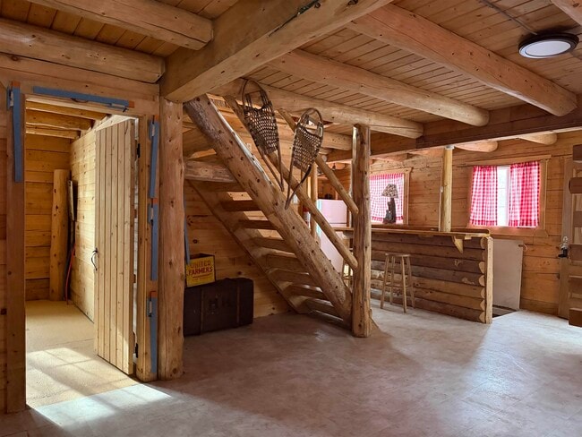 Building Photo - 14 Car Mar Ln