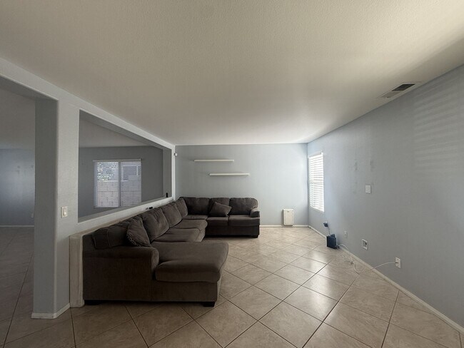 Building Photo - 45719 Caledonia Ct