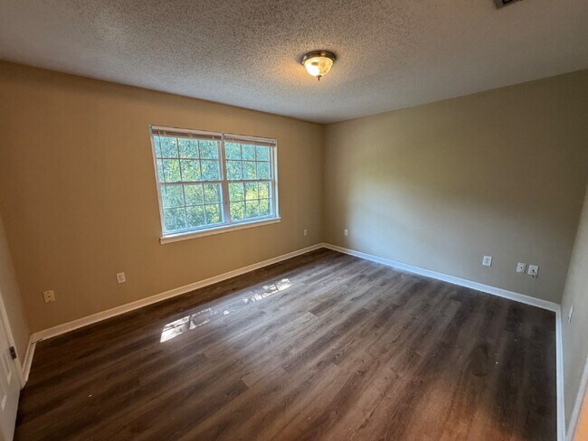 Building Photo - Unit #1 in triplex available FOR RENT in Taylor, AL