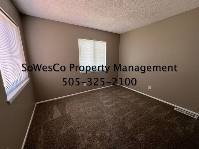 Building Photo - Beautifully Remodeled Condo (with seasonal pool upon availability)