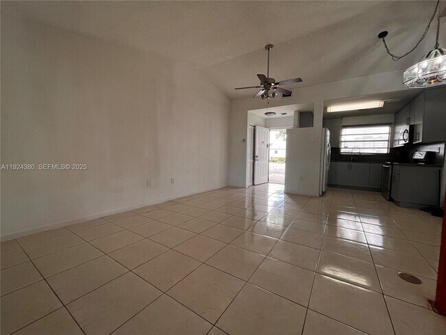 Building Photo - 819 NE 214th Ln