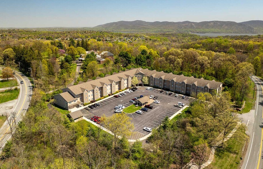 Primary Photo - Amber Grove