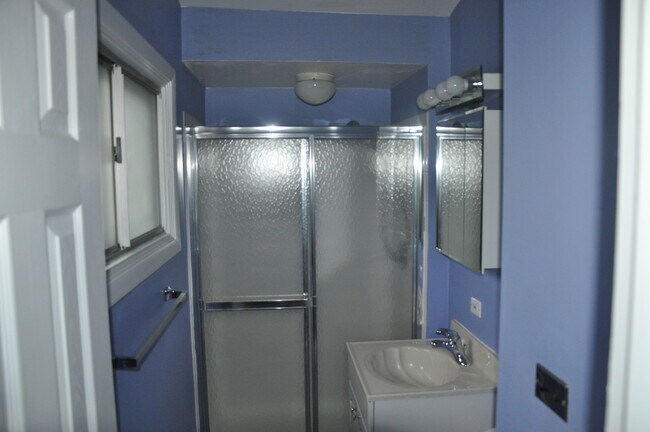 Building Photo - 504 Michael Manor