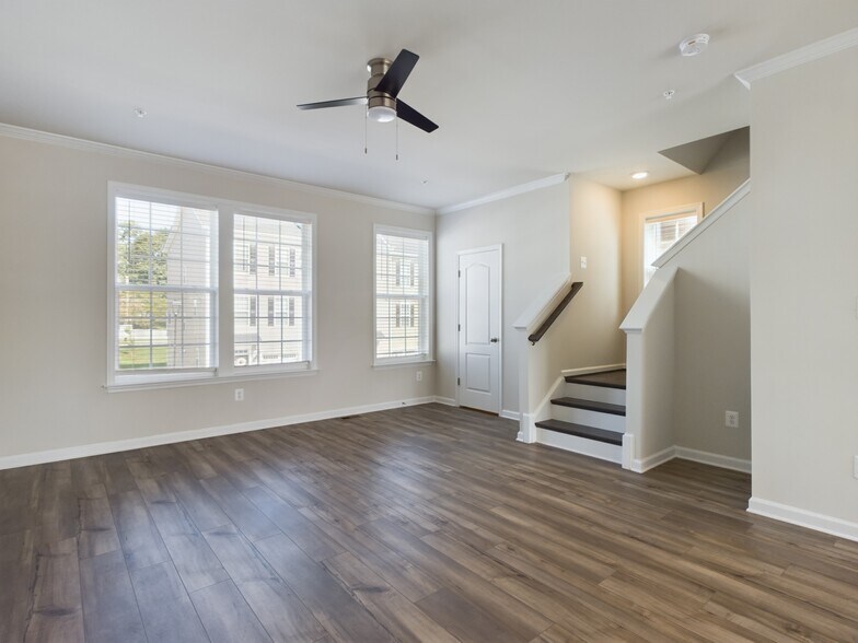 Building Photo - 25 Chester Ct