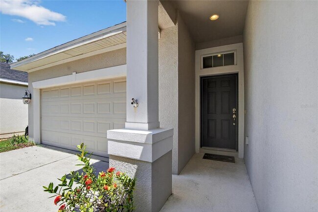 Building Photo - 15810 Starling Water Dr