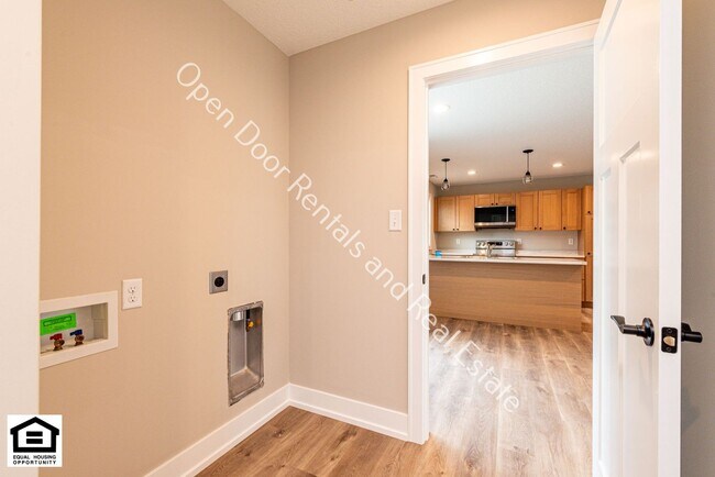 Building Photo - 10545 Old Leo Rd