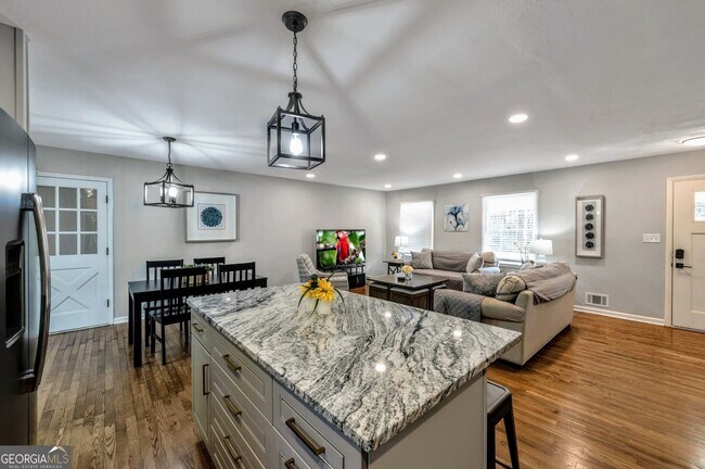 Building Photo - 444 Smyrna Powder Springs Rd SW