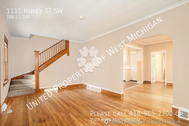 Building Photo - Available Now | 3 Bedroom 1.5 Bath Single ...