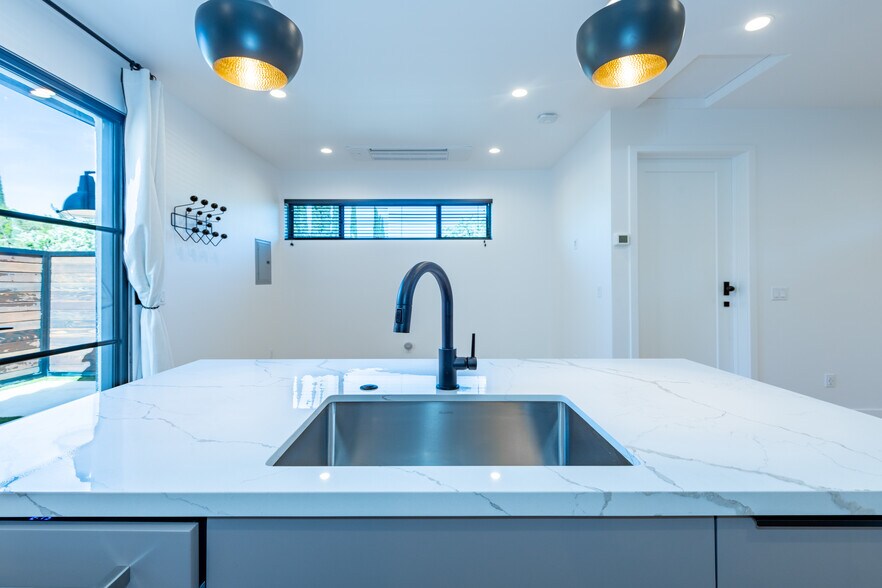 Building Photo - 18740 Merridy St