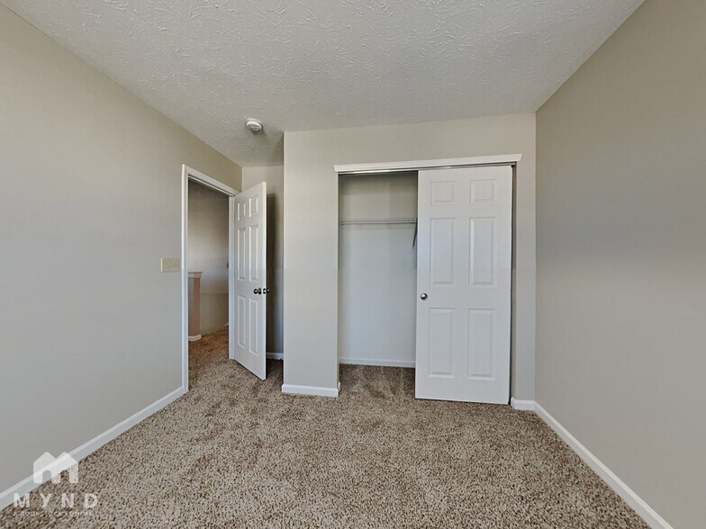 Building Photo - 2352 Rosewood Dr