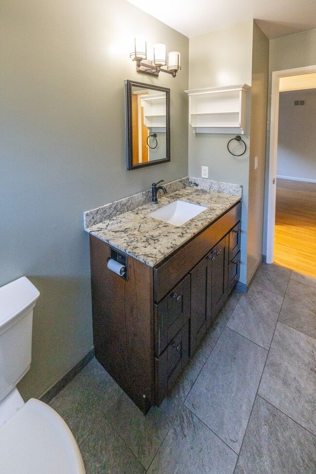 Building Photo - Charming 4-Bedroom Home with Scenic Views ...