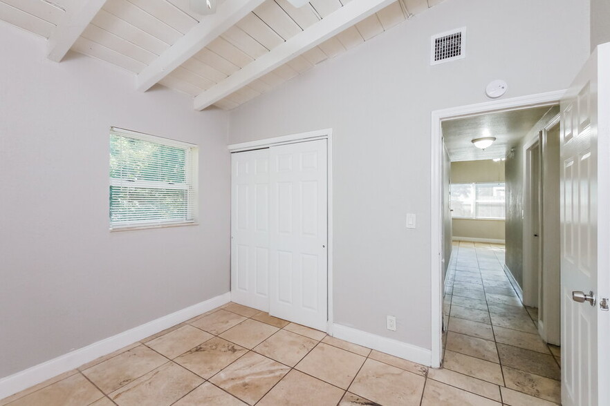 Building Photo - 1616 NW 16th St