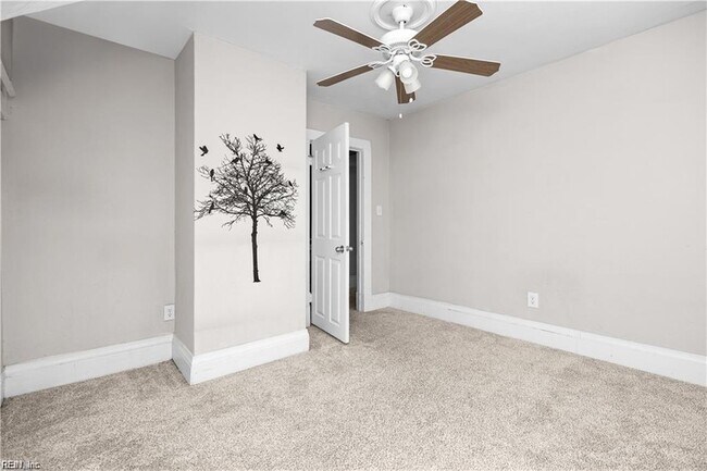 Building Photo - 868 W 36th St