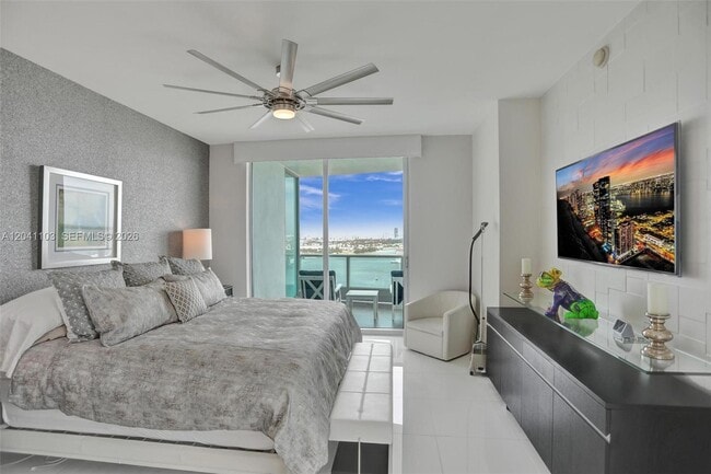 Building Photo - 900 Biscayne Blvd