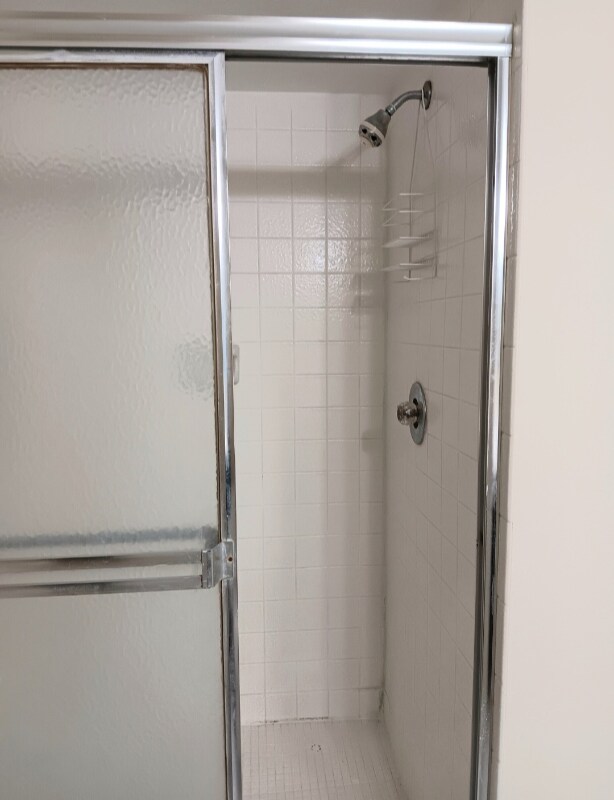 Building Photo - 10 SE Village Green Dr