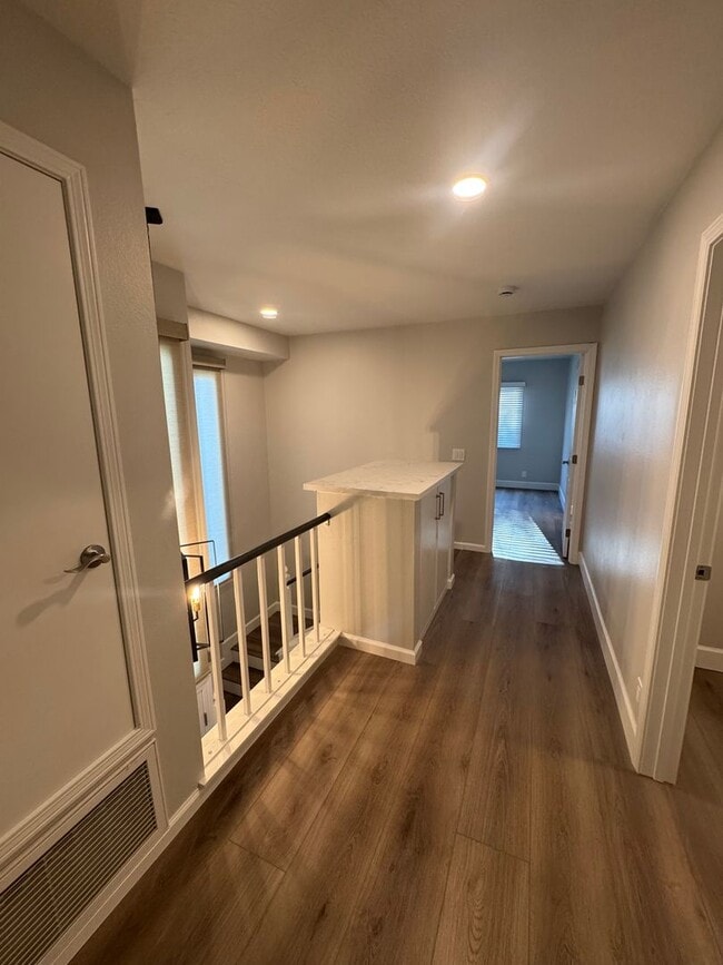 Building Photo - Townhome in Laguna Niguel!