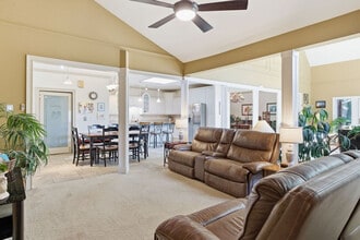 Building Photo - 36 Gloucester Rd