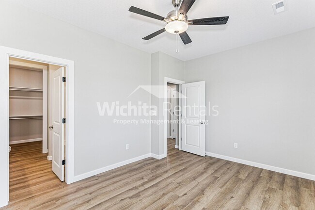 Building Photo - 622 Briarbrook