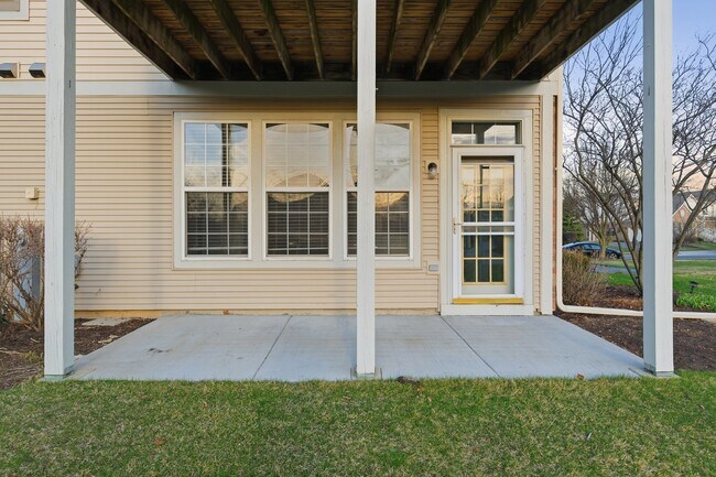 Building Photo - 1586 Millbrook Dr