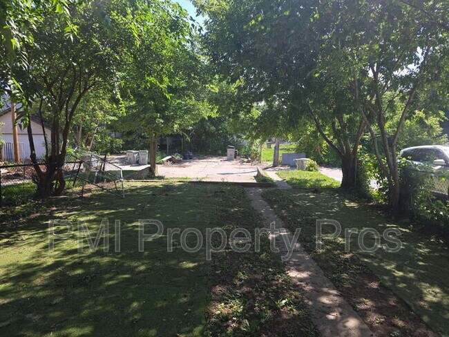 Building Photo - 2626 N 24th St