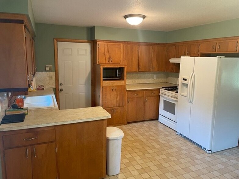 Building Photo - 401 Rhode Island Ave S