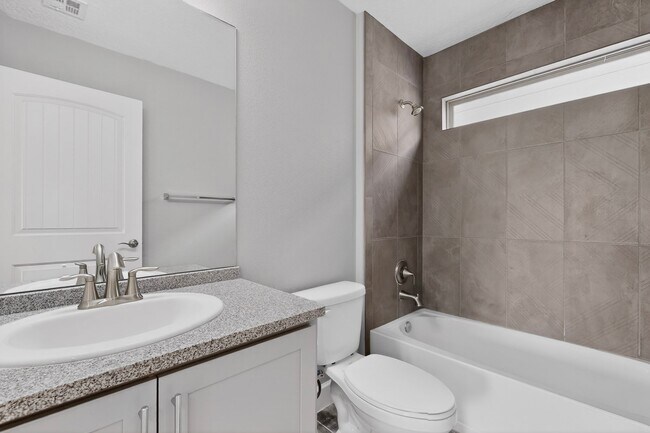 Building Photo - 5603 Linq Ct NE