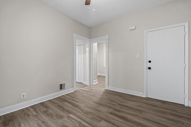 Building Photo - 292 Claremont Ave