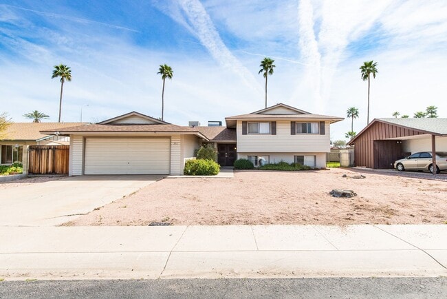 Building Photo - 6 Bedroom 3.5 Bathroom Tri-Level Home In Tempe close to ASU