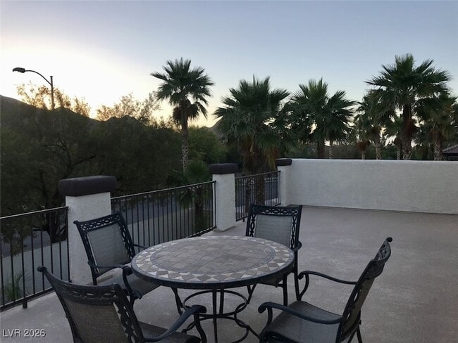 Building Photo - 1169 Midori St