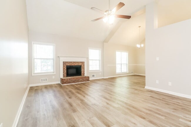 Building Photo - 250 Ashley Oaks Dr