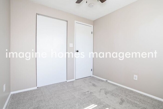 Building Photo - Available in June! Fully Renovated 4 Bedro...