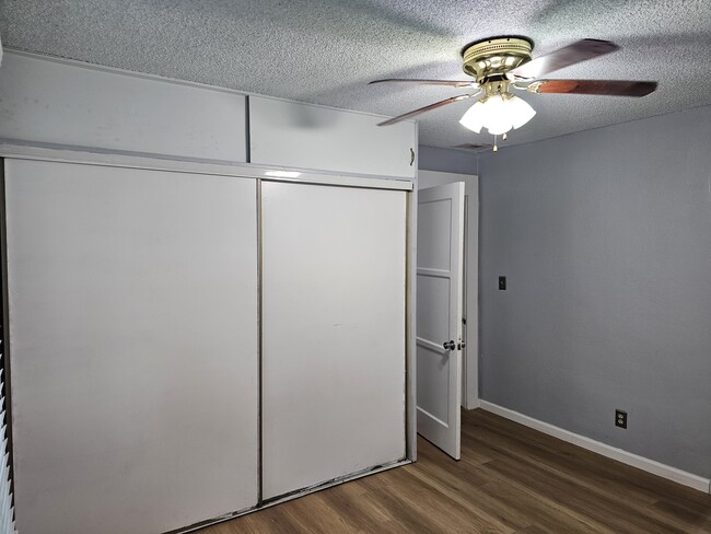 Huge Closet Space - 1405 S New Hampshire Ave