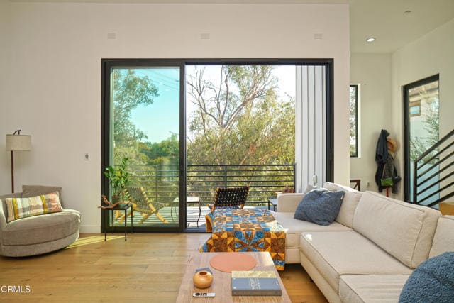 Building Photo - 6565 Pickwick St