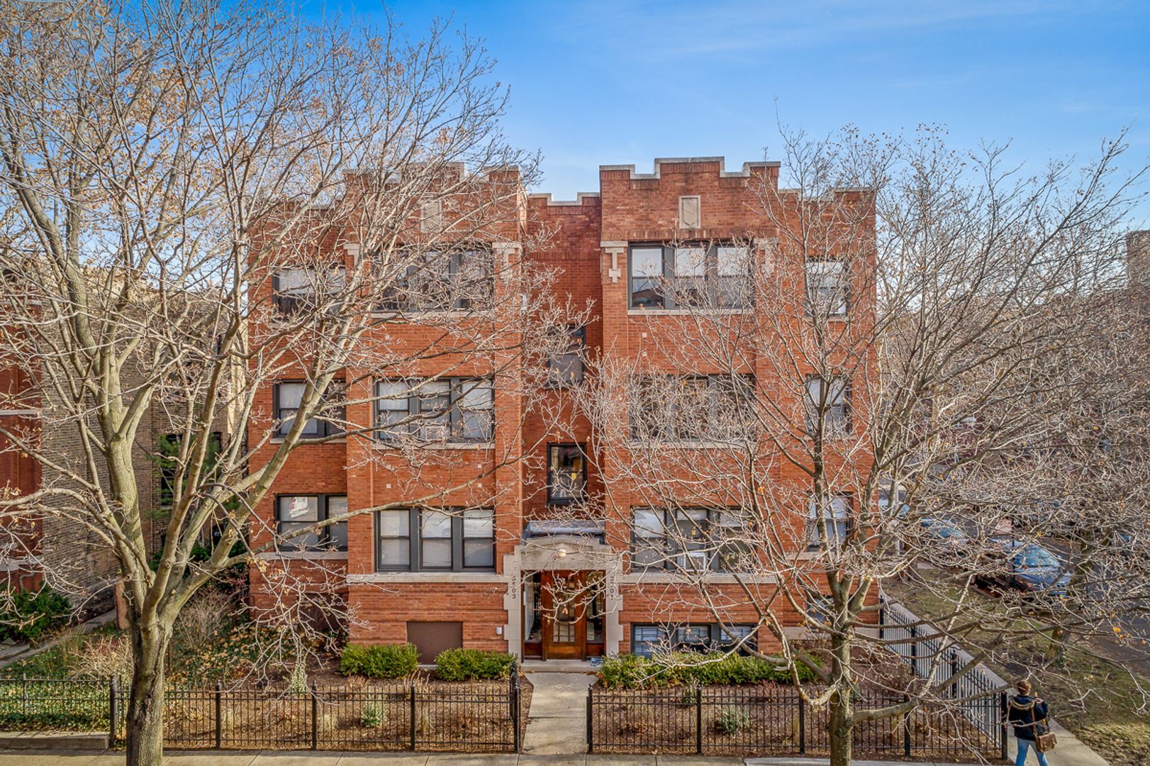 Building Photo - 1448 W Cornelia Ave