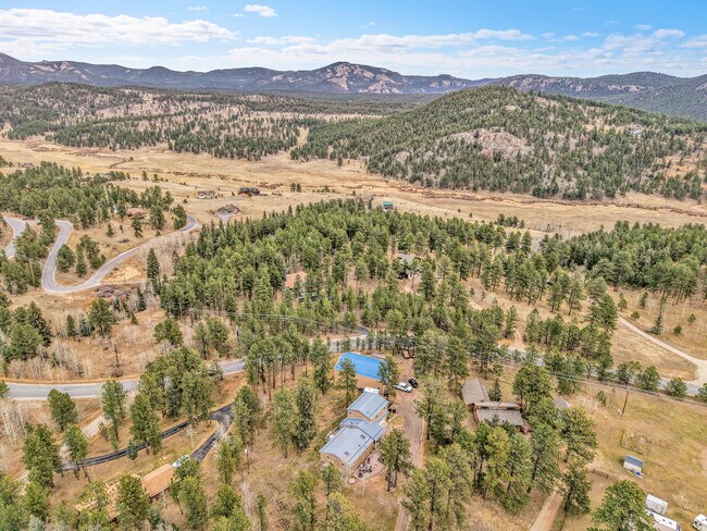 Building Photo - 50 Spruce Dr